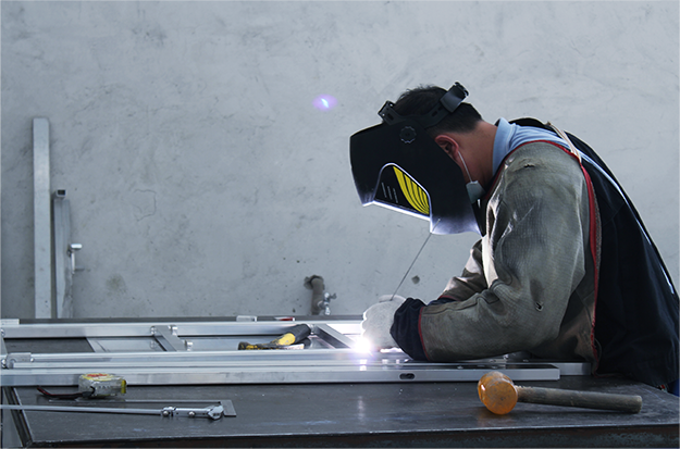 Elevate Your Stage Experience with Aluminum Alloy Stage Barrier